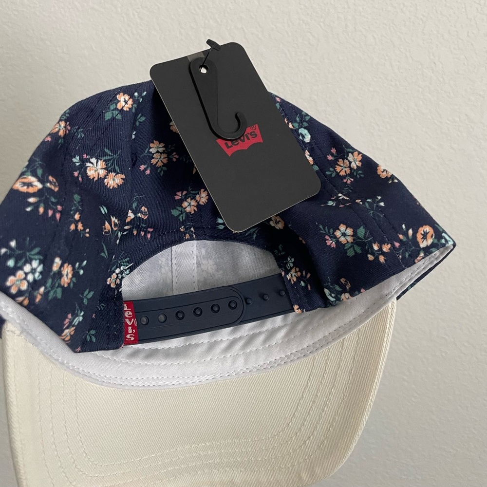 LEVI’S FLORAL HAT - Picture 3 of 3